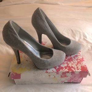 Gray 4” pumps, Chinese Laundry